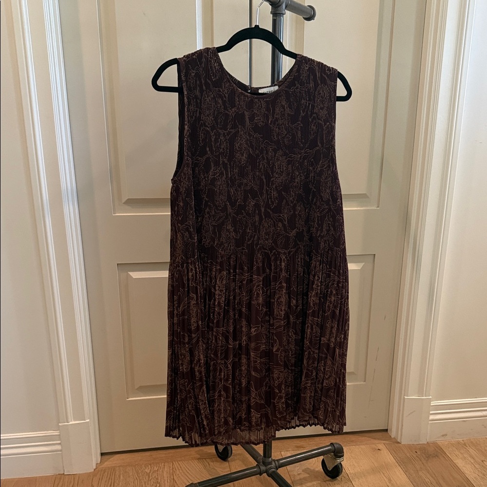 Elegant plum  Sleeveless Dress